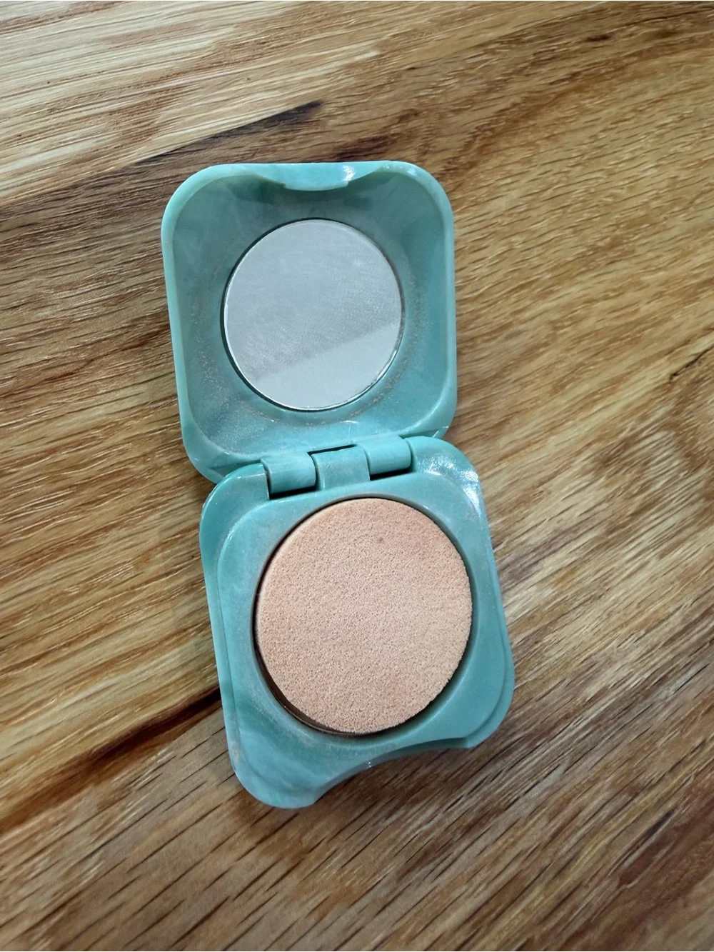 Vintage Clinique Pressed Powder Compact in Beige